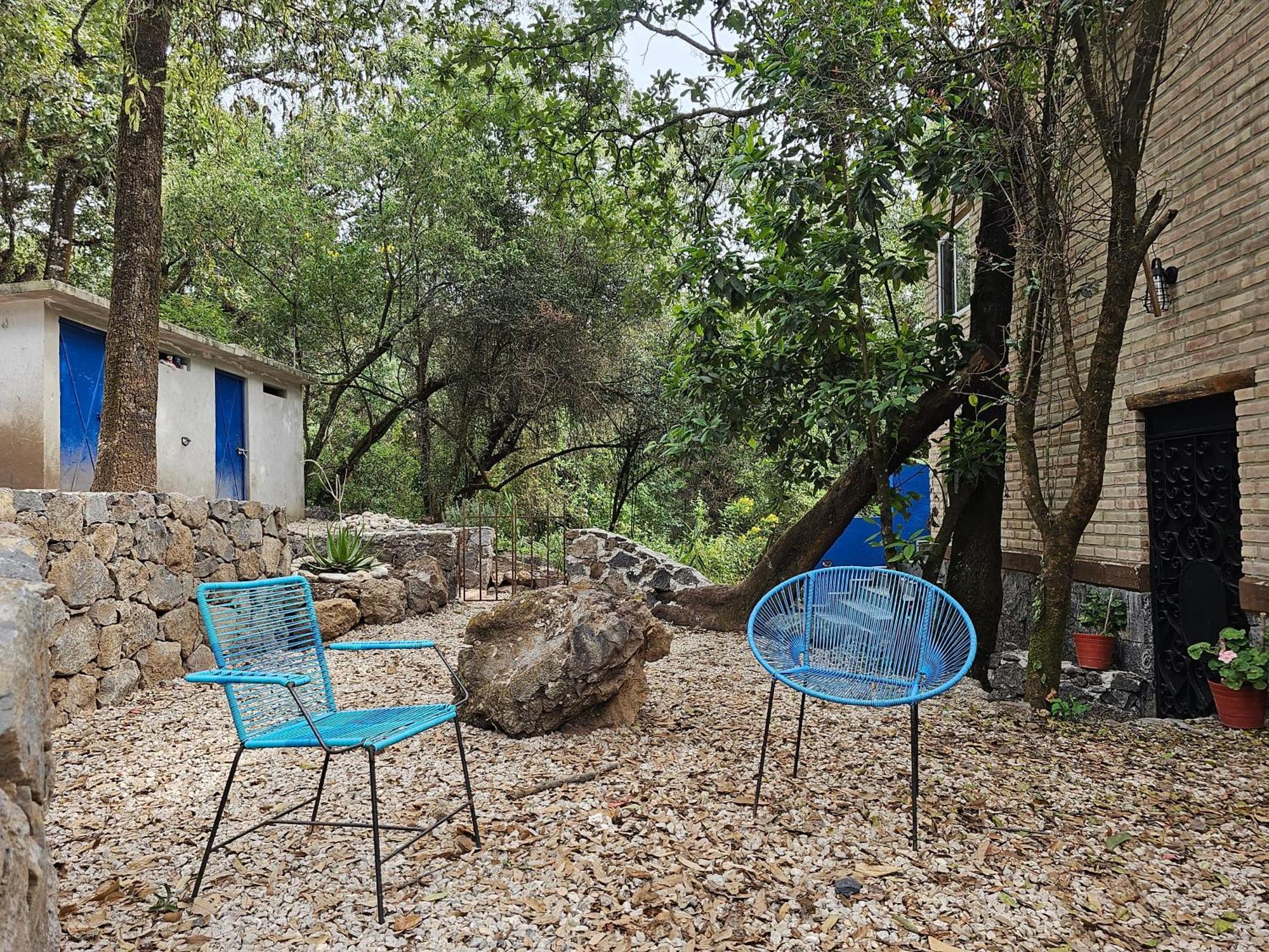 La Cabana Azul Al Fondo Del Bosque De Tepoztlan Exterior photo